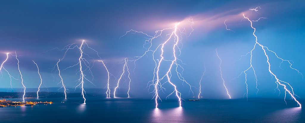 Lightning_wide.jpg